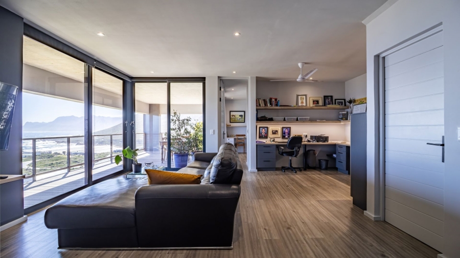 3 Bedroom Property for Sale in Rooi Els Western Cape